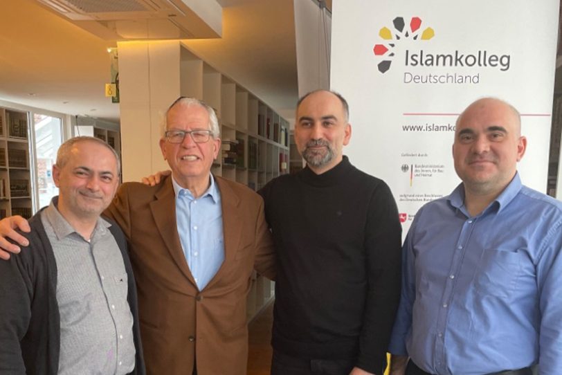 Bei der Imamausbildung lernten Mitglieder der islamischen Gemeinde den Holocaust-Überlebenden und Rabbiner Dr. Gabor Lengyel kennen.