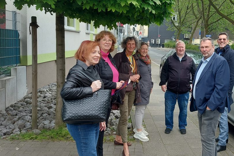 Zusammen die Verkehrsinfrastruktur an der Glockenstraße untersucht: Monika Träger, die Stadtverordneten Bettina Szelag und Barbara Merten (alle CDU-OV Herne-Zentrum), Eva-Maria Stieglitz-Broll (FB Tiefbau u. Verkehr), Stephan Müller, Vorsitzender CDU-OV Herne-Zentrum, Michael Lewburg (Stadtverordneter, CDU-OV Herne-Zentrum) und Stadtbaurat Karlheinz Friedrichs.