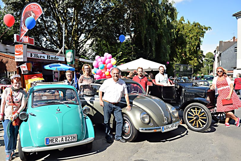 Die Herner Oldies besuchten 'Elkes Bude' zum Tag der Trinkhalle.