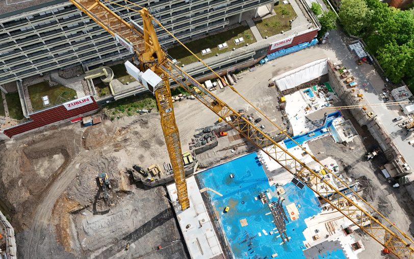 Die Baustelle für das NA-Gebäude an der Ruhr-Uni Bochum aus der Vogelperspektive.