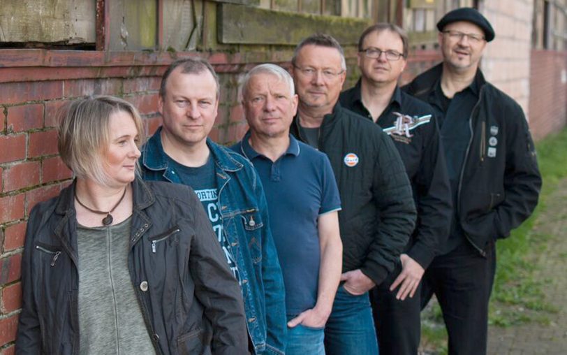 candynski sind: Andre Vierbücher (Gitarre), Achim Niestrath (Bass), Steffi Ueckert (Gesang), Oliver Krampe (Keyboard), Roland Specke (Schlagzeug) und Detlef Stefanski (Gitarre).