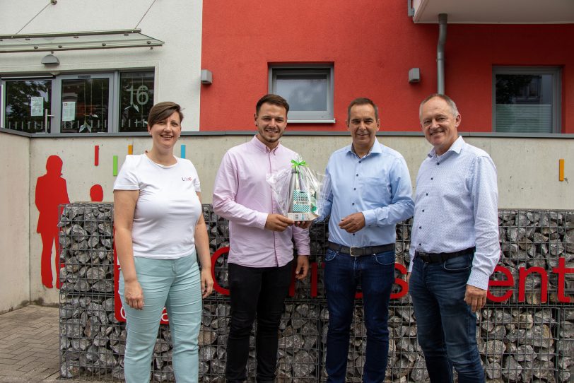 Marco Ordowski (2.v.li.) hat als erster beim Herner Caritasverband sein duales Studium