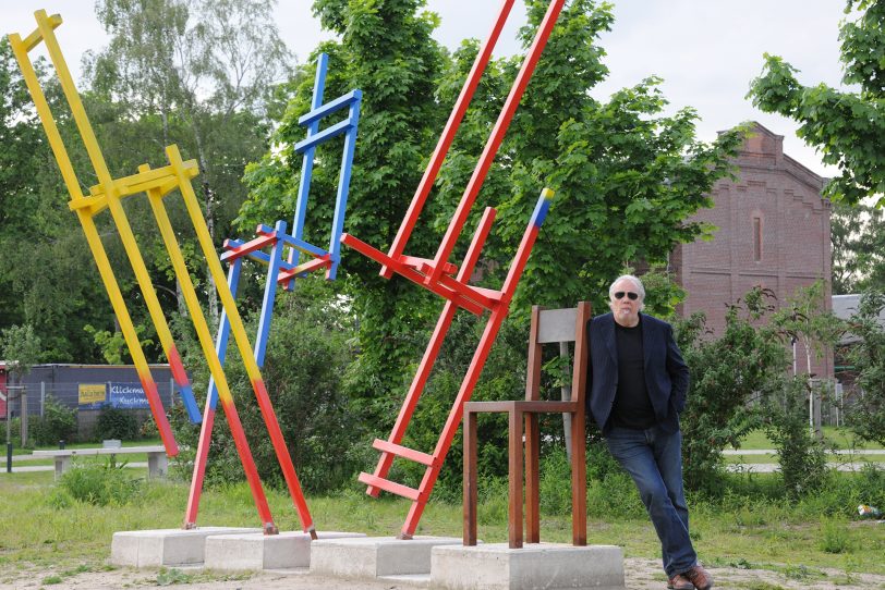 Pit Grzan mit seinem Kunstwerk