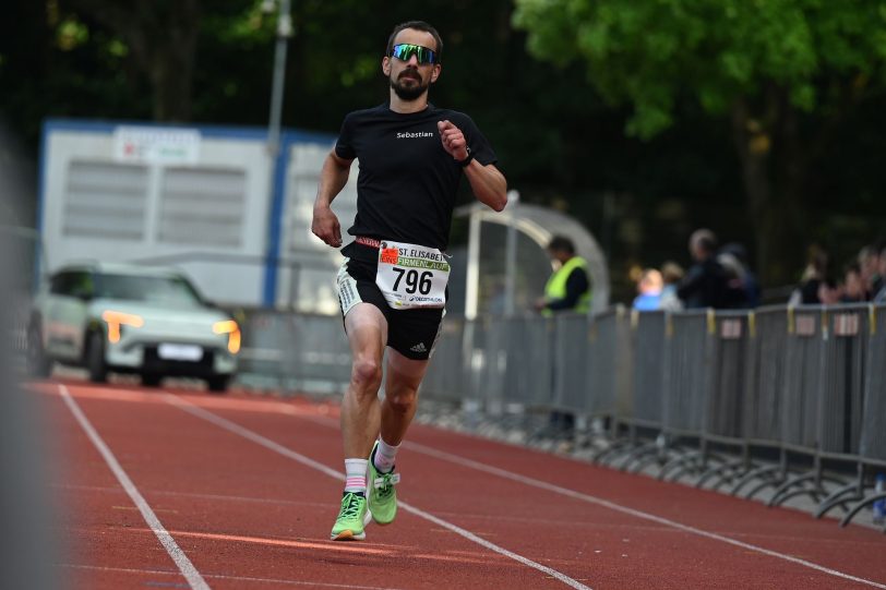 Die Läufer beim Zieleinlauf.