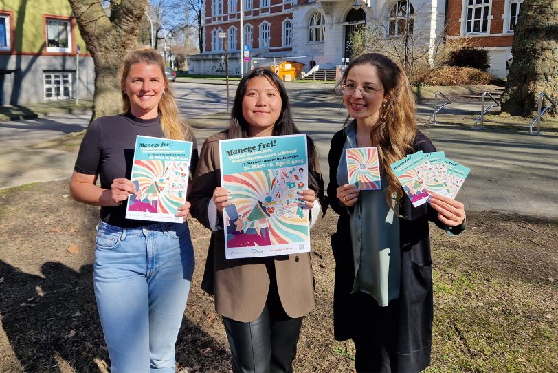 v.l. Marie Meinhardt, Shi Chen und Malina Schäfer-König präsentieren das Programm der 37. Herner Gesundheitswoche 2025.