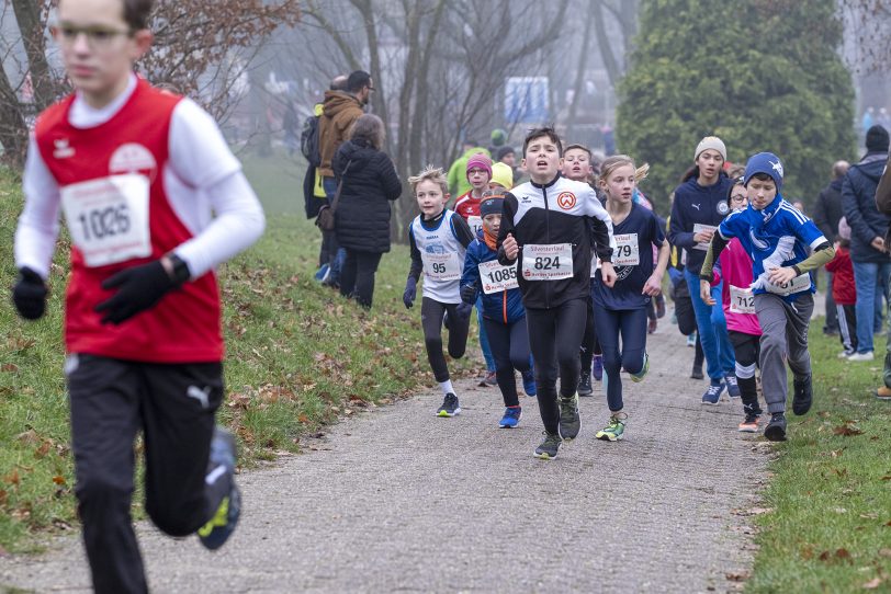 Der 42. Herner Silvesterlauf im Revierpark Gysenberg in Herne (NW), am Dienstag (31.12.2019).