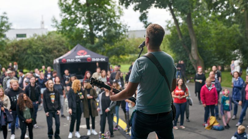 13. KAZ-Open Air im Skatepark Hibernia an der Koniner Straße am Samstag (28.8.2021). Zu sehen sind die Bands Mango (Punkrock aus Herne) und The Heartbreak Motel (Punkrock aus dem Ruhrpott)