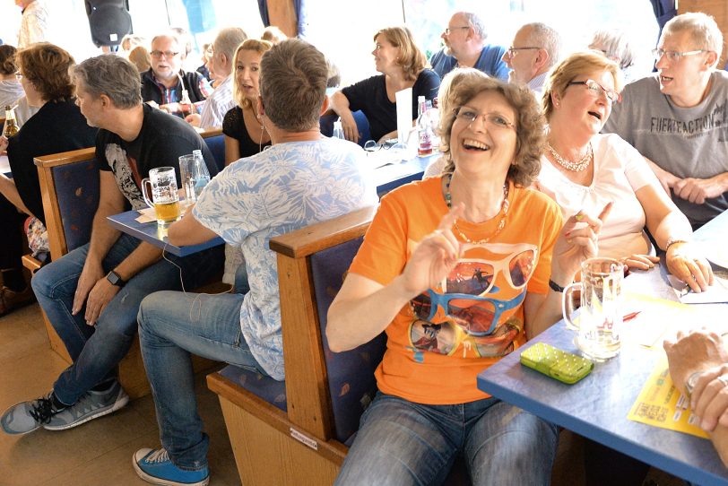 ...und das Publikum schunkelt.