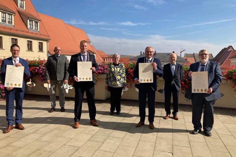 Die Bürgermeister beim Festakt zur 30-jährigen Städtepartnerschaft mit Eisleben.