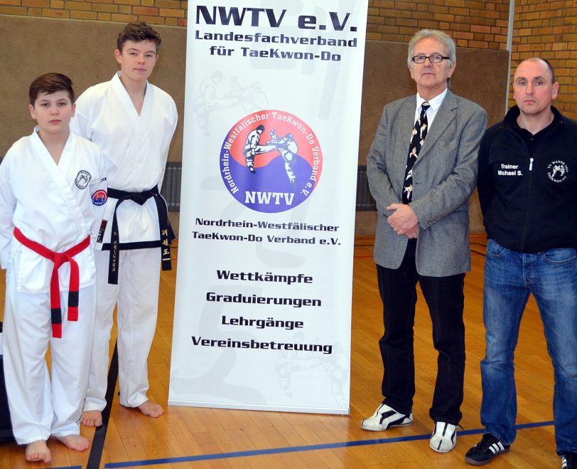 v.l. Gabriel Schulz, Moritz Melcher, Burkhard Ladewig, Kampftrainer Michael Schulz