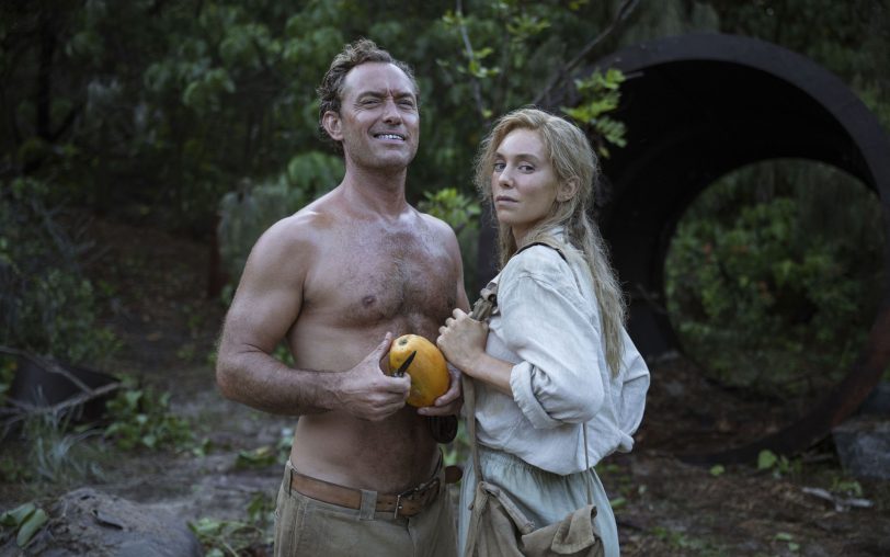 Jenseits zivilisatorischer Konventionen: Dr. Friedrich Ritter (Jude Law) und Dore Strauch (Vanessa Kirby) im vermeintlichen Paradies.