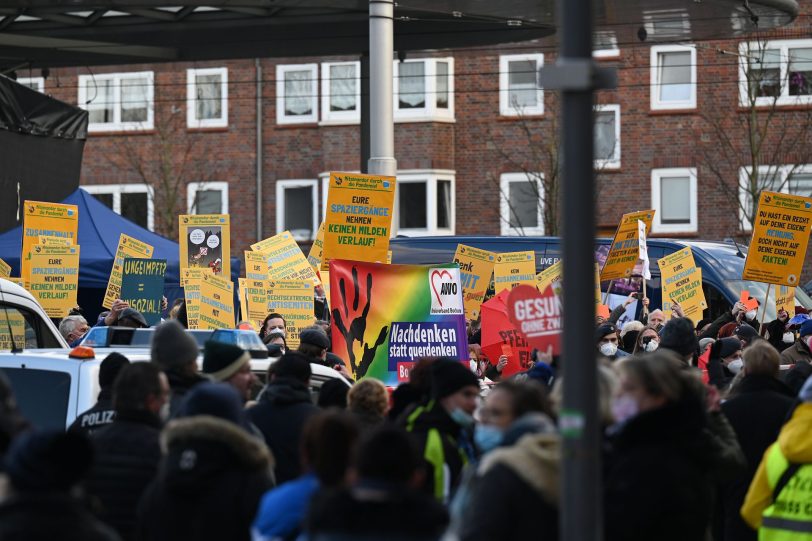 Großdemonstration der Impfgegner in der Wanner Innenstadt.