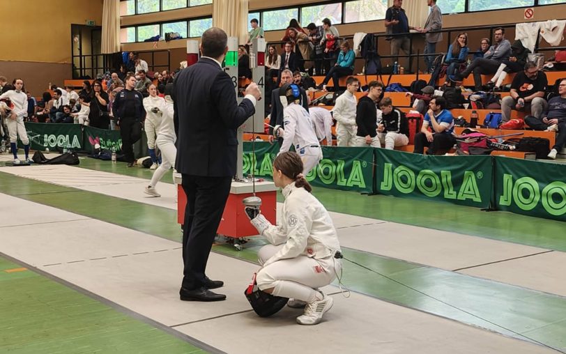 HTC Fechterin Christina Rauer, hier vor ihrem Halbfinale beim NRW-Degen-Ranglistenturnier, erreichte einen starken dritten Platz und damit Bronze.