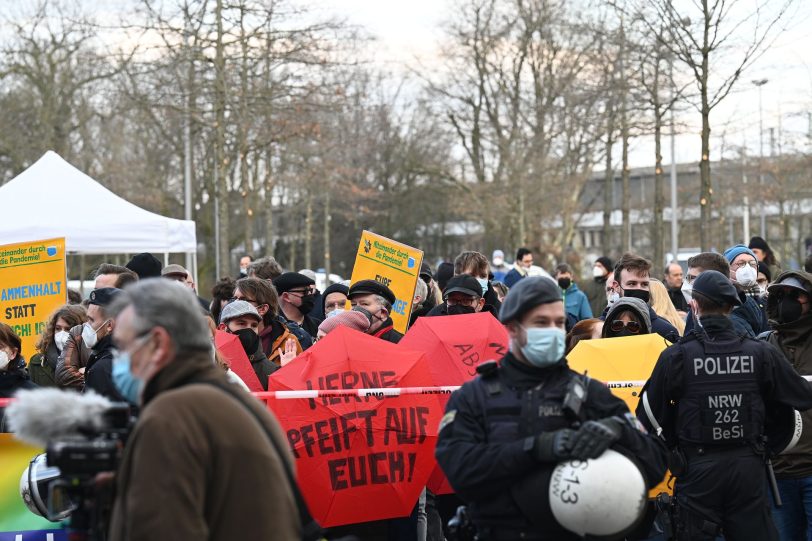 Großdemonstration der Impfgegner in der Wanner Innenstadt.