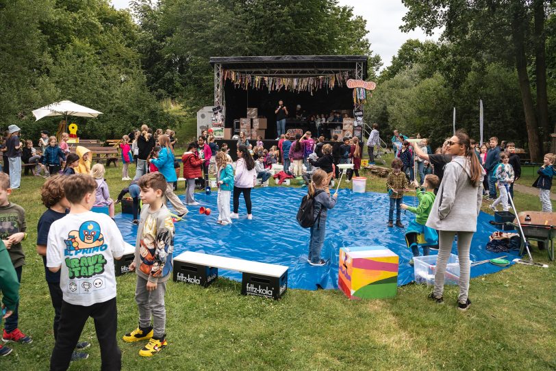 Ähnlich wie bei der Party zum Ferienstart 2024 auf dem Abenteuerspielplatz Hasenkamp soll es wieder am Freitag, 11. Oktober 2024, im Pluto werden (Archivbild).