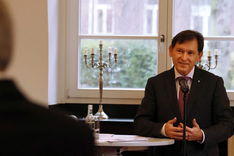 Frank Dudda gratuliert. (Archiv)