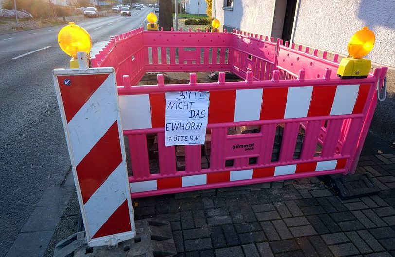 Beschriftung einer Baustelle an der Holsterhauser Straße.
