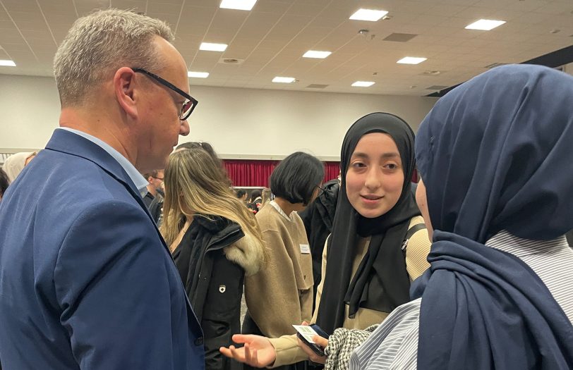 Die Muslimische Jugend Röhlinghausen nahm an der Diskussion teil.