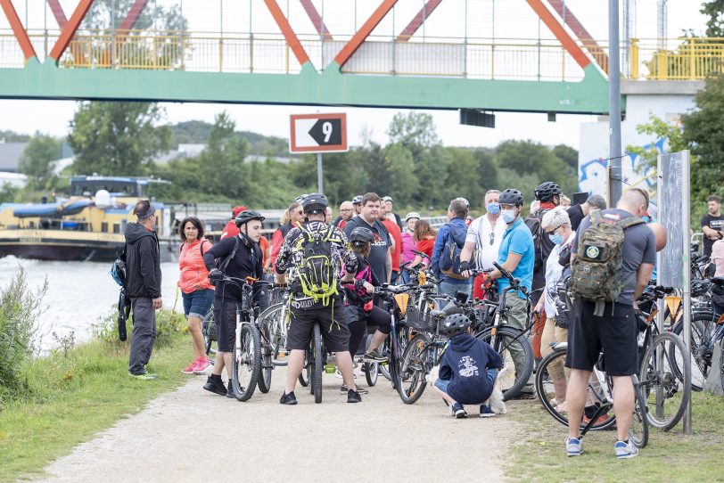 Spendenradeln für das Lukas-Hospiz in Herne (NW), am Samstag (25.07.2020). Start war in diesem Jahr - coronabedingt - die Künstlerzeche Unser Fritz in Wanne, von wo aus die Radfahrerinnen und Radfahrer in die verschiedenen Richtungen aufbrachen, um Spendengelder einzusammeln.