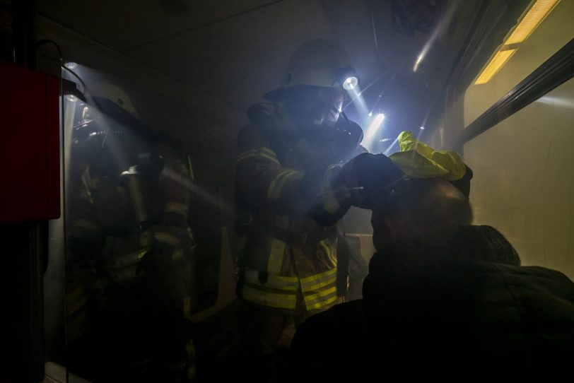 Groß-Übung an der U-Ban-Station Schloss Strünkede: Berufs- und Freiwillige Feuerwehr Herne, Feuerwehr Bochum, Bogestra, DRK, THW und Mitglieder der Grubenwehr als Experten für Aktionen unter derErde im Übungseinsatz