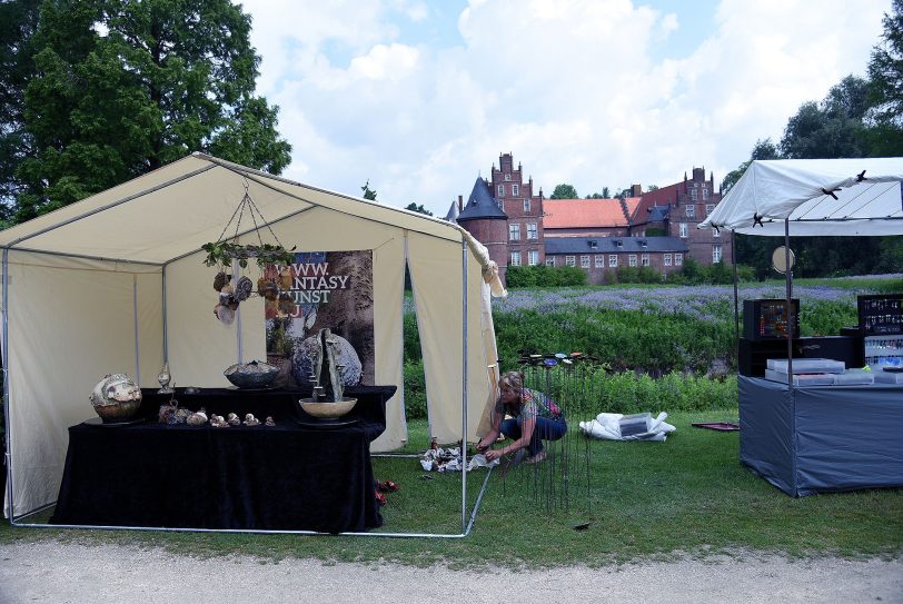 Der Kunstmarkt rund um das Schloss Herten.