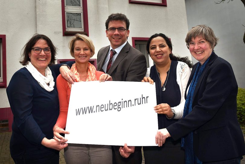 neubeginn.ruhr stellten Maike van Doorn-Kaivers, Andrea Darwiche, Dr. Martin Krause (DRK), Huda Al Hussari und Ulrike Gaus (AWO) vor.