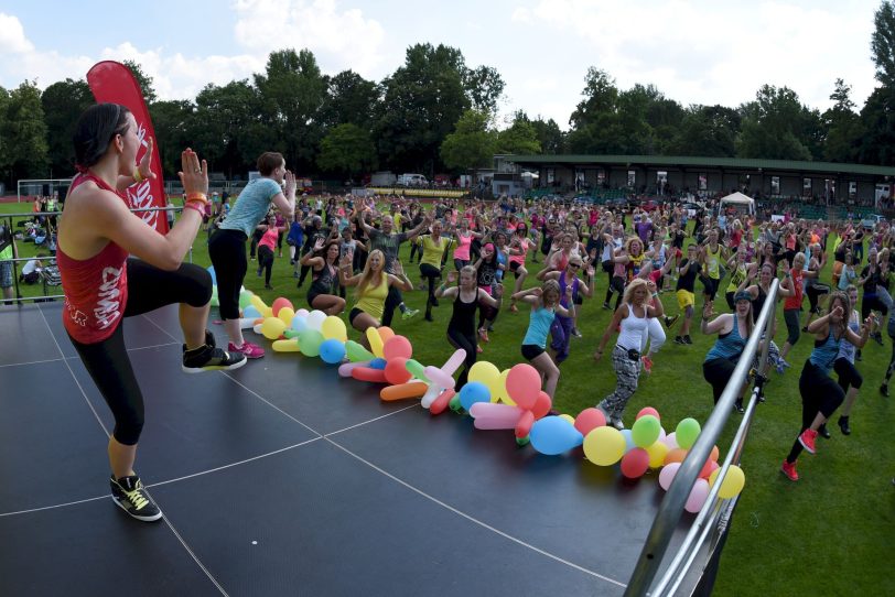 Die 1. Zumba Open Air Party fand am Samstag (27.6.2015) in der Mondpalast-Arena statt.