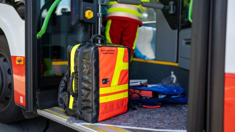 Die Feuerwehr Herne übte mit verschiedenen Organisationen sowie Medizinstudenten des Marien Hospital Herne den Ernstfall. Simuliert wurden eine Explosion am Steag-Kraftwerk sowie zwei Verkehrsunfälle mit zahlreichen "Verletzten".