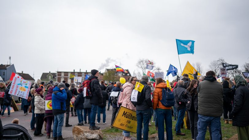 Erneute Impfgegner/Schwurbler-Demo auf dem Cranger Kirmesplatz und Demozug durch die Wanner City am Sonntag (3.4.2022).