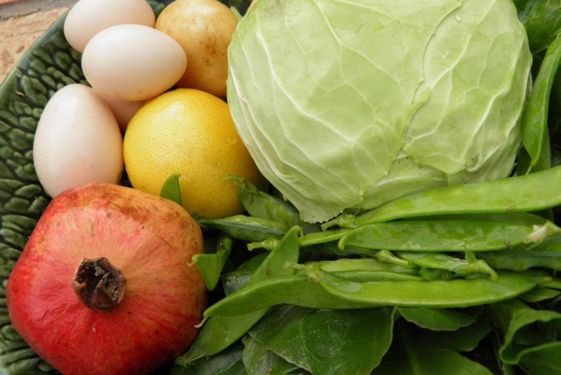 Bewegung und ballaststoffreiche Kost, wie Getreide, Gemüse, Hülsenfrüchte und Obst sowie ausreichendes Trinken können Verstopfung und in der möglichen Folge auch Hämorrhoidalleiden vermeiden.