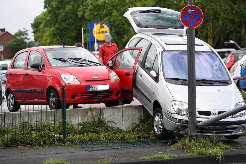 Unfall auf dem Lidl-Parkplatz an der Hammerschmidtstraße.