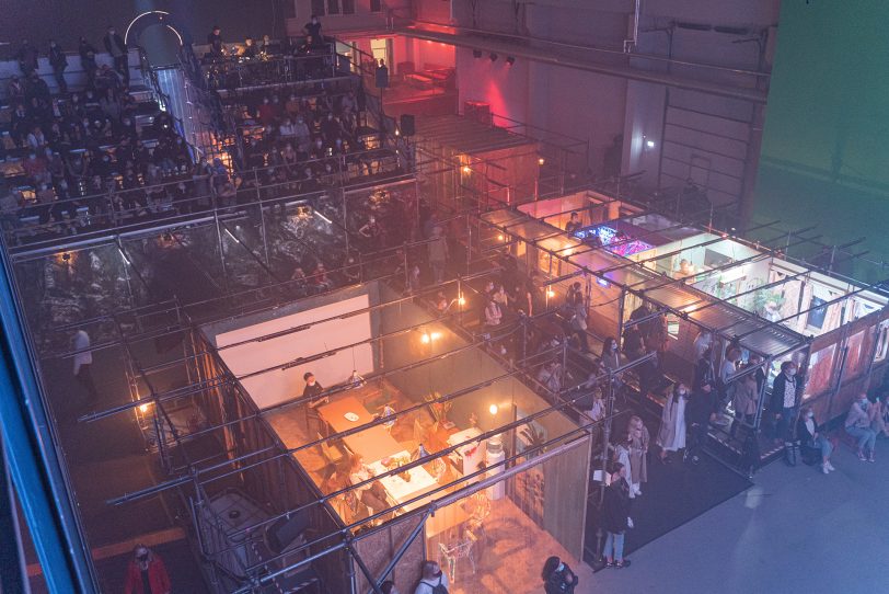Techno, Film, Performance, Schauspiel und Installation: Das Gastspiel „Respublika“.