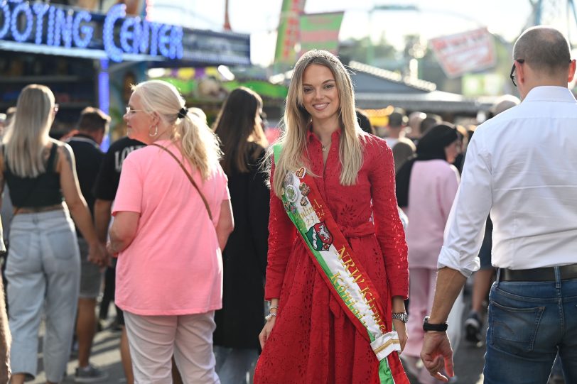 Sie ist die alte und neue NRW-Kirmeskönigin: Pauline I. (Schäfer).