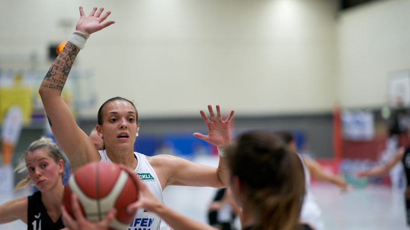 Die HTC-Damen gewinnen gegen die SNP BasCats USC Heidelberg am Sonntag (3.10.2021) mit 66:64. Im Bild Kristina Topuzovic