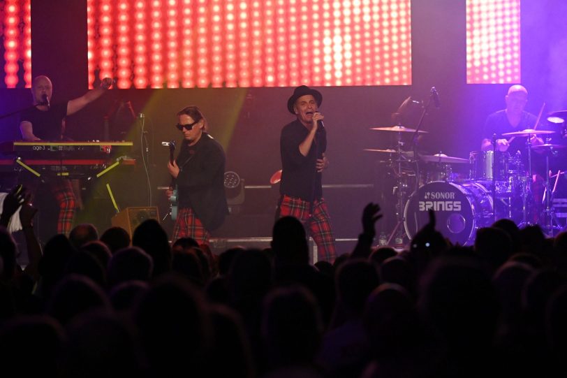 Party pur mit Sänger Peter Brings von der gleichnamigen Band: Die Kölner rockten im Kulturzentrum mit ihren bekannten und neuen Hits.