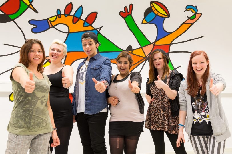 Jugendkunst-Schüler übernahmen die Wandgestaltung.