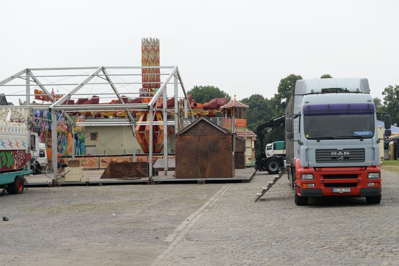 Impressionen vom Kirmes-Aufbau am 23.7.2016