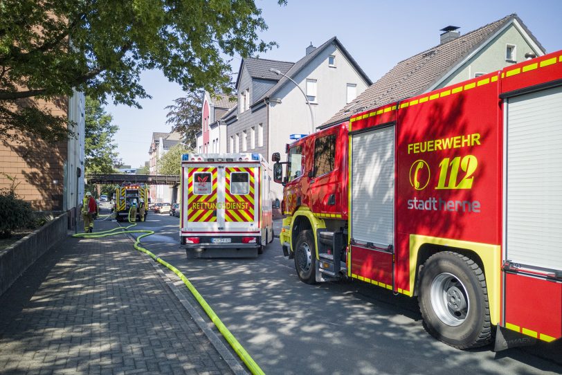 Der Grenzweg war während der Löscharbeiten für den Autoverkehr gesperrt.