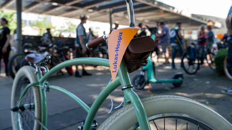 Die Gruppe „Bikelife“ um Christian Joswig hat sich am Samstag (20.7.2024) wieder getroffen, um wie immer traditionell im Sommer Spenden für das Lukas Hospiz einzusammeln.