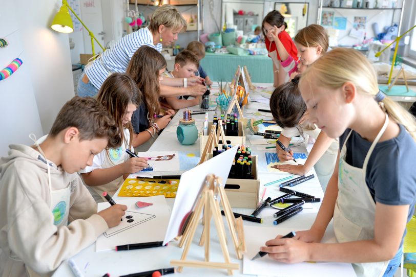 In der Mondwerkstatt von Inka Klein-Heidicker findet der Zeichen-Workshop für Kinder statt.