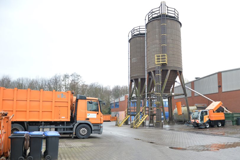 Die beiden Salzsilos auf dem Gelände der Entsorgung Herne.