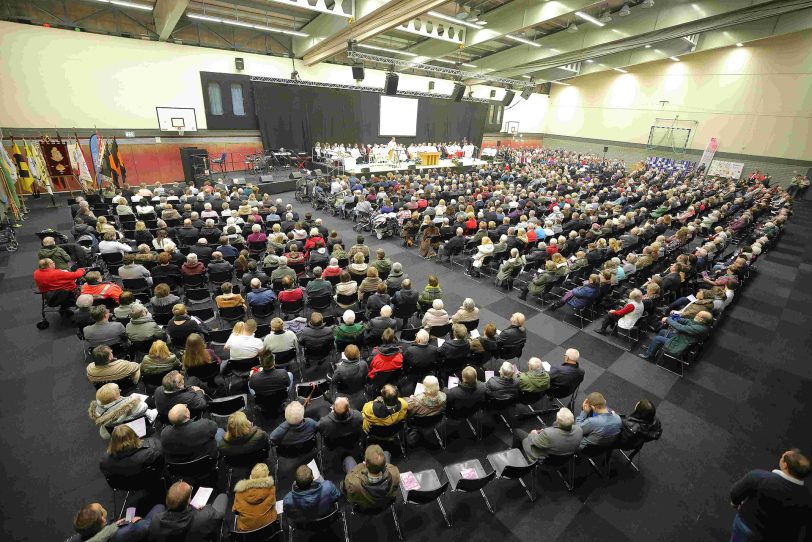 Gründungsfeier St. Christophorus in der Sporthalle wanne-Süd.