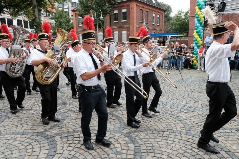 Kirmes-Umzug 2019: Ohne Zwischenfälle erreichten die Feiernden die Bühne vor der Christuskirche.