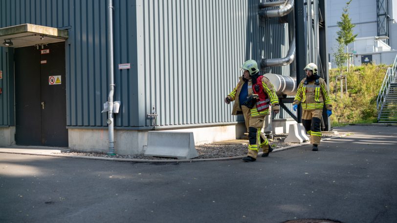 Die Feuerwehr Herne übte mit verschiedenen Organisationen sowie Medizinstudenten des Marien Hospital Herne den Ernstfall. Simuliert wurden eine Explosion am Steag-Kraftwerk sowie zwei Verkehrsunfälle mit zahlreichen "Verletzten".