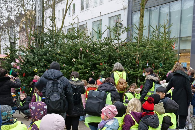 Das traditionelle Tannenbaumschmücken stand an.
