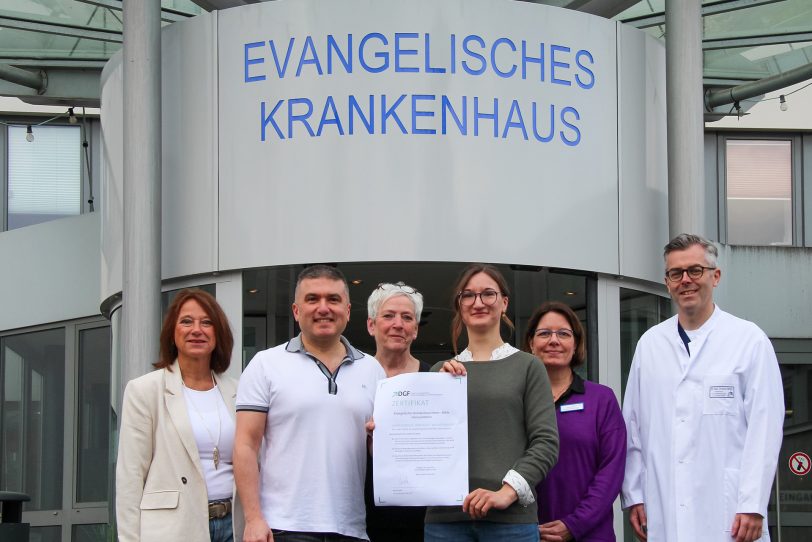 Freude über das Zertifikat 