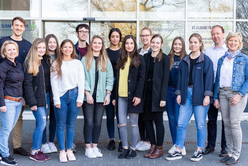 Die ersten zwölf Auszubildende der Akademie für Logopädie der St. Elisabeth Gruppe.