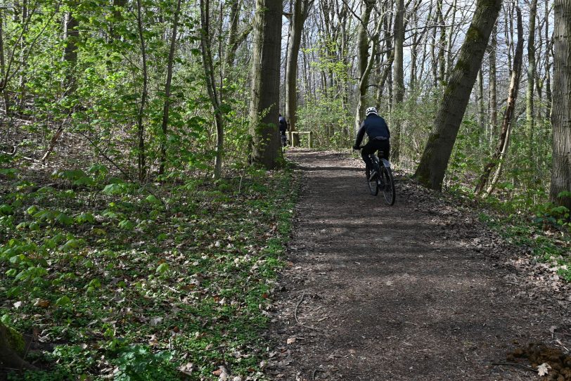 Mountainbiker im Gysenbergpark.