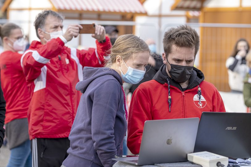 Der 43. Herner Silvesterlauf im Revierpark Gysenberg in Herne (NW), am Freitag (31.12.2021). Coronabedingt ohne Zuschauer und mit 2G.
