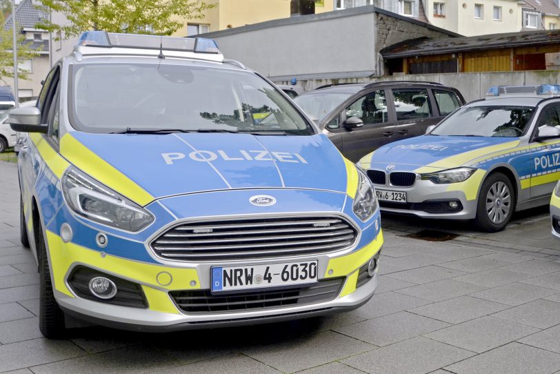 Links der neue Ford, rechts der Vorgänger BMW.